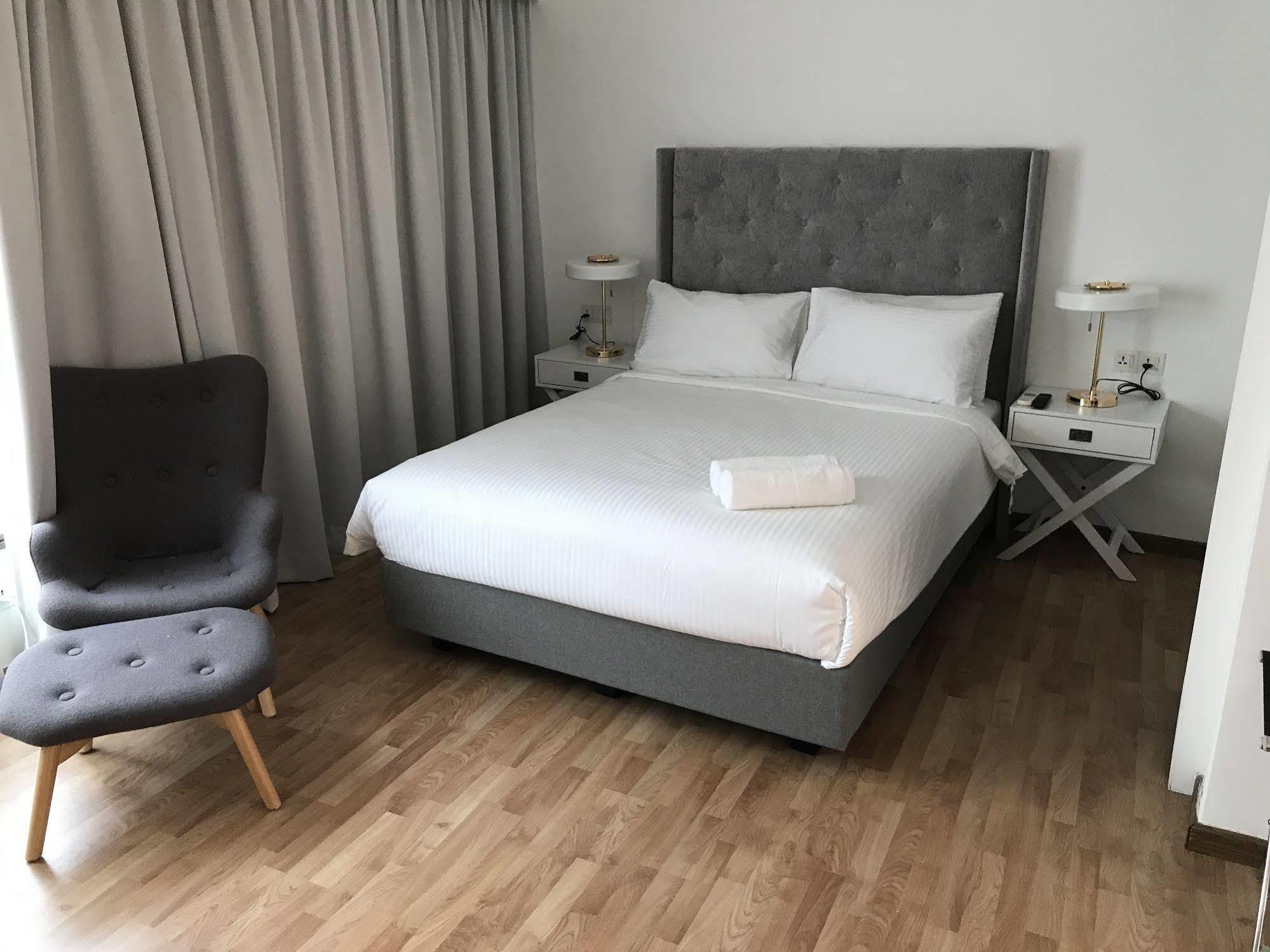 The Boutique 3*