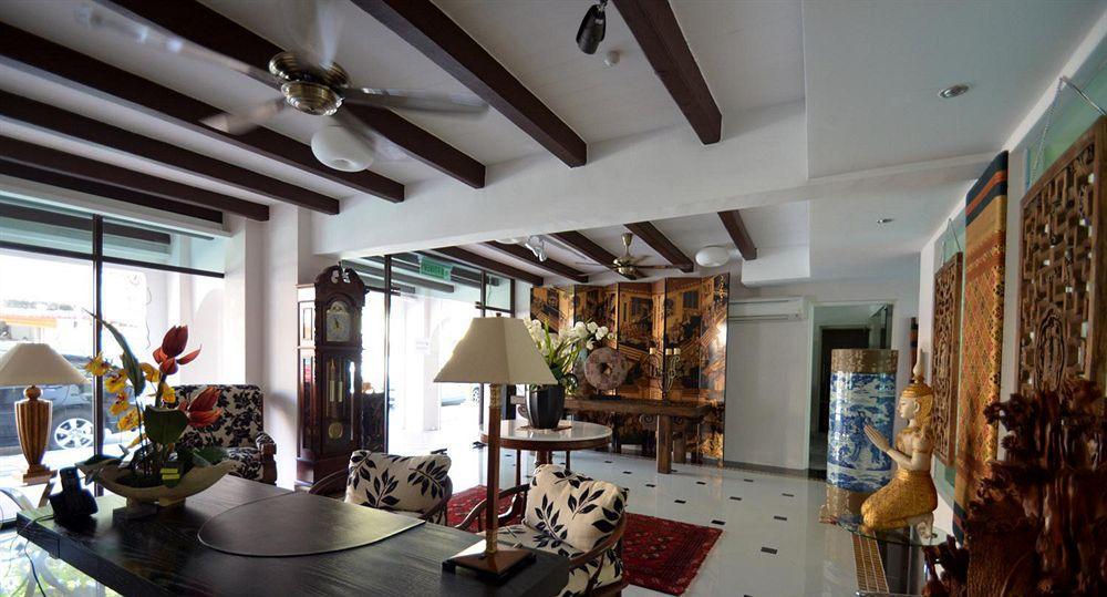 The Boutique 3*